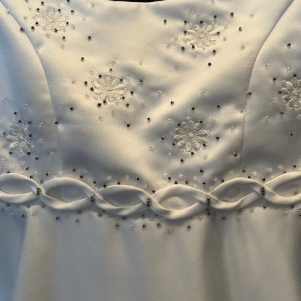NWT Eden Bridal Flower Girl Dress Satin White Size 4 - Picture 2 of 12